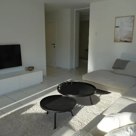 In With Sea Views Apartmán